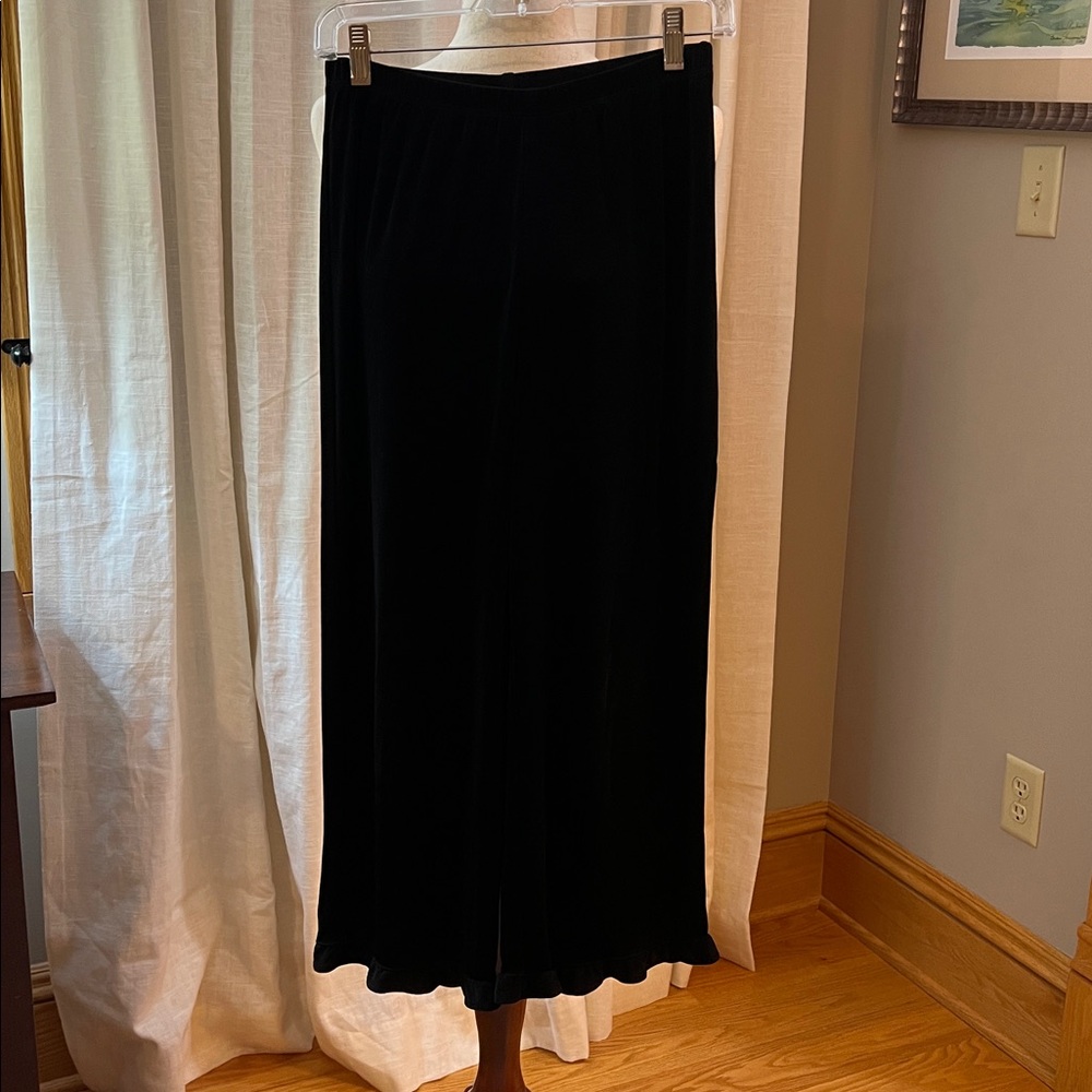 Chico's Cropped Black Travelers Pants with Ruffle Trim